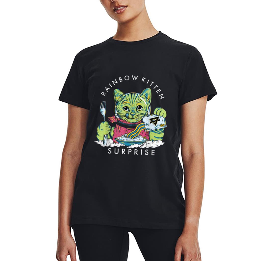 Cats Rainbow Kitten Surprise Cute Eat Retro Animals Vintage Women T-Shirt